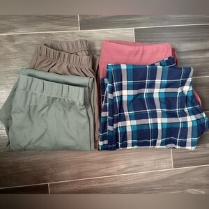 Bundle of 4 leggings - Torrid and Sweetlegs